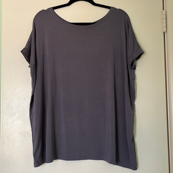 Piko Dark Grey Tee - Picture 1 of 3